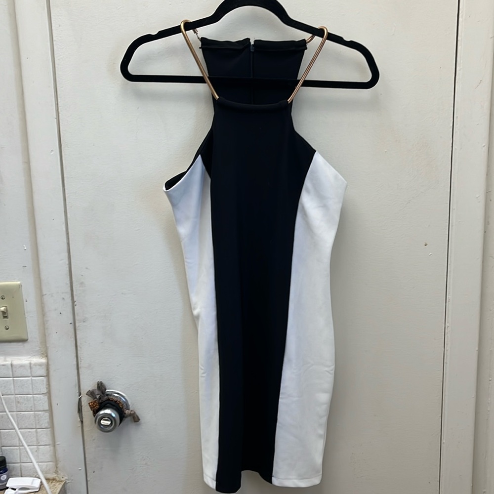 Covenant black / white with chain collar dress size small